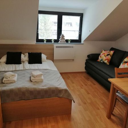 Apartma Happy كْرانْيِسكا غورا المظهر الخارجي الصورة